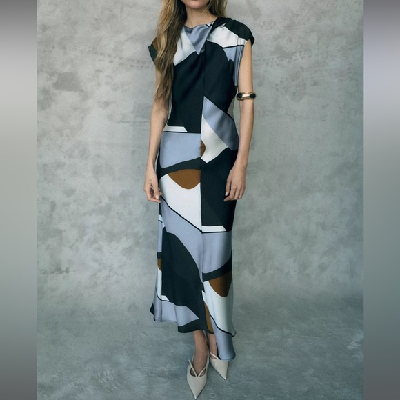 NOT
FOR SALE Zara printed satin midi dress - Picture 1 of 5